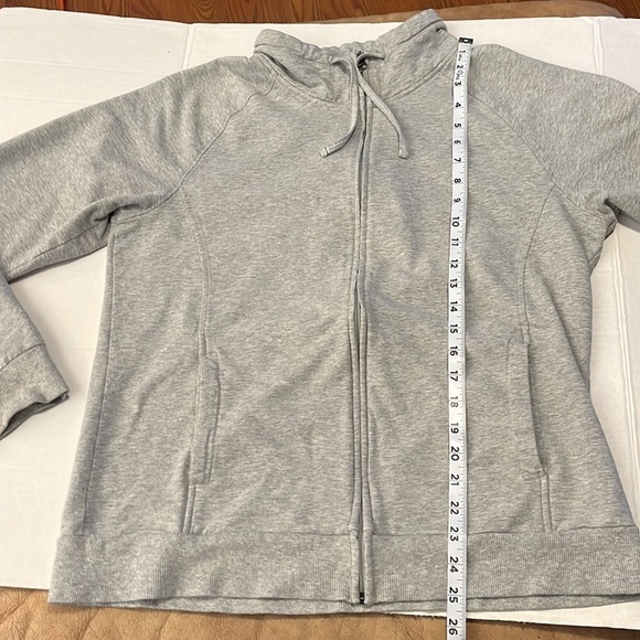 C9 by champion- XL-gray-long sleeve, full zipper, drawstring, but no hood jacket - Picture 8 of 11